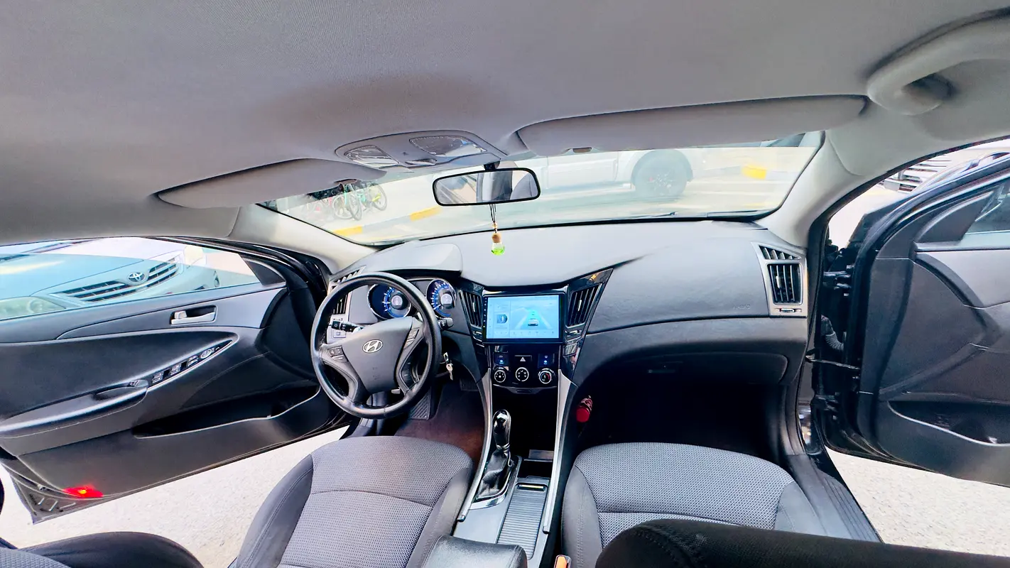 Hyundai Sonata 2014 — photo 1 of 10