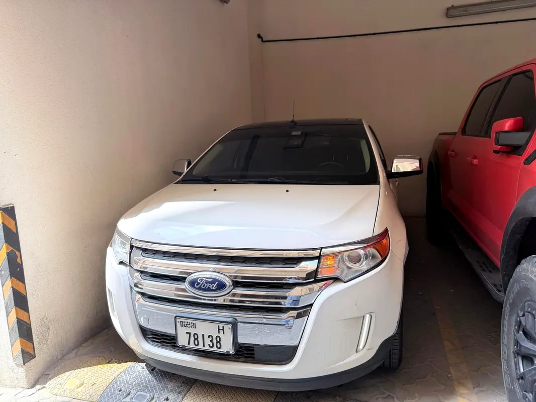 Ford Edge 2014 — photo 1 of 10