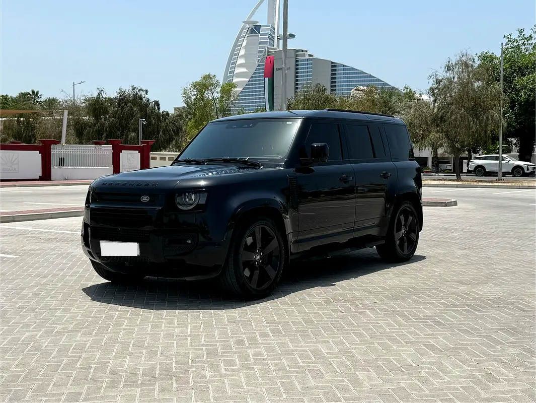Land Rover Defender 2025 — photo 1 of 17