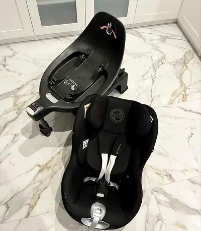 Cybex Cloud Z i-Size Infant Car Seat with Base