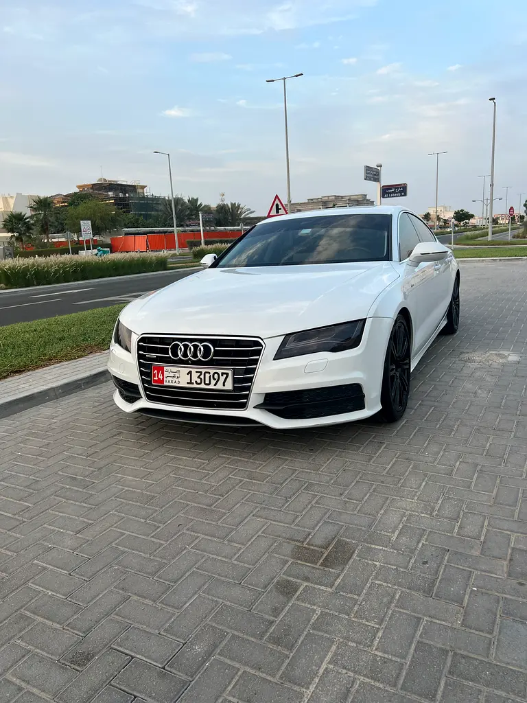 Audi A7 2014 — photo 1 of 10