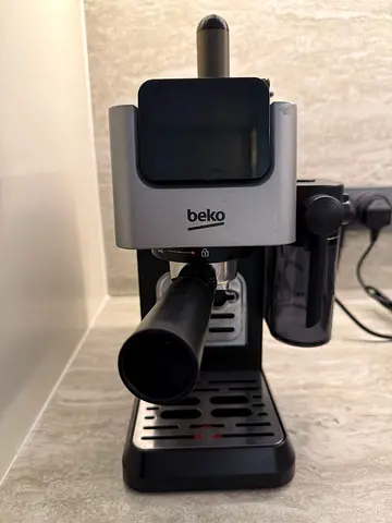 Beko Espresso Coffee Machine with milk frother