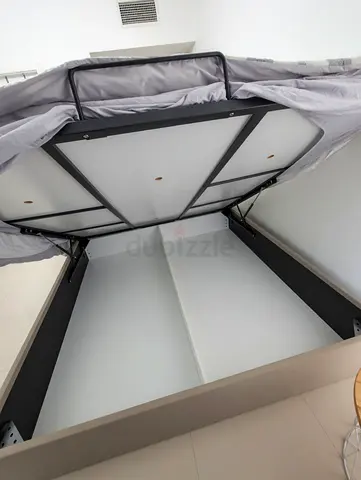 Queen Ottoman Storage Bed with Hydraulic Lift - Good Condition