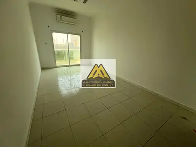 مساحة واسعة وبلكونة مميزة وموقع حيوي قريب من الجامعة ومخرج دبي والشارقة وسهولة الوصول لشارع الشيخ محمد بن زايد