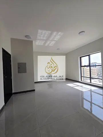 الايجارسنوي في عجمان منطقة الجرف3 السوق الصيني ومدرسة ودليم بارك البنايه اول سكن عائلات شقه غرفتين وصاله مع بلكونه اطلاله تكيف مركزي 3 حمام مطبخ منفصل