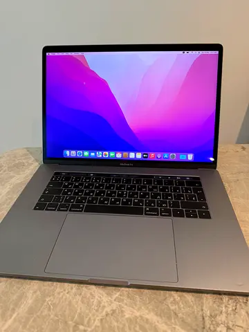 MacBook Pro 15 2016 (Touch Bar) — Core i7 / 16GB / 512GB / Radeon Pro