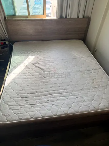 King size bed with mattress and its set mirror