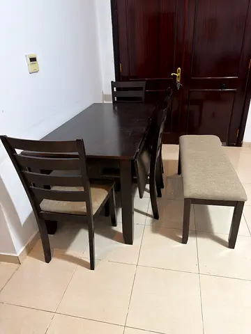 Solid dark extendable wood dining set, good condition