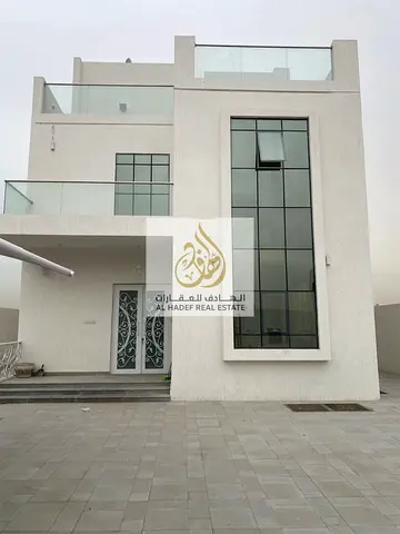 فيلا للإيجار في الشارقة – الرحمانية | أول ساكن مساحة 5500 قدم | 5 غرف نوم منها 3 ماستر | صالة + مجلس + مطبخ كبير | تكييف مركزي | سعر 150 ألف قابل للتف