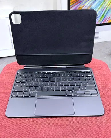 Apple Magic Keyboard 11” for iPad Pro M4 / M5