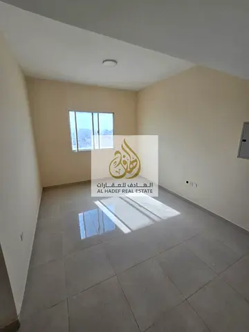 متوفر شقة مميزة للإيجار في منطقة الروضة 1 في عجمان، موقع حيوي قريب من مركز شرطة الحميدية، وقريب من جميع الخدمات والمرافق مع سهولة الوصول إلى الطرق الر