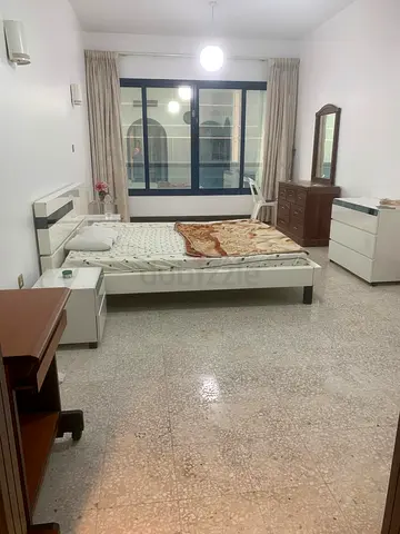 LADIES ONLY RENTAL: FURNISHED LARGE MASTER BEDROOM WITH ATTACHED BATHROOM