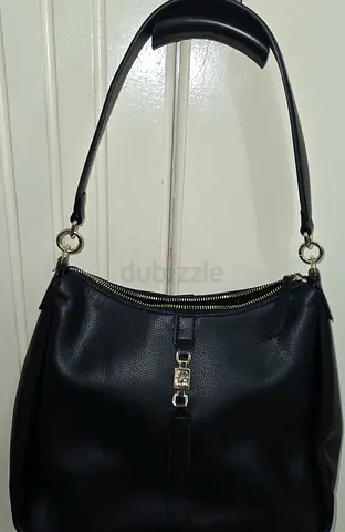 Genuine Tommy Hilfiger Black leather shoulder bag with gold hardware