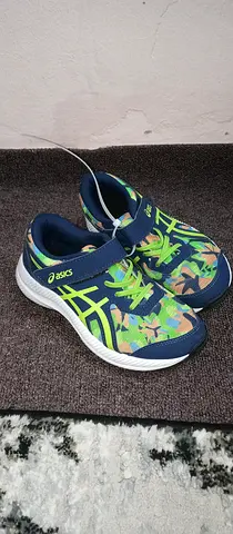 Boys sport shoes size 31 ..5 Asics brand
