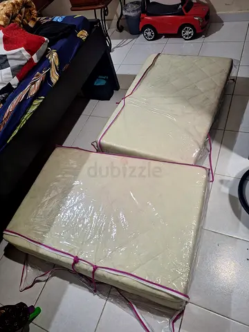 Foldable single bed 2 nos
