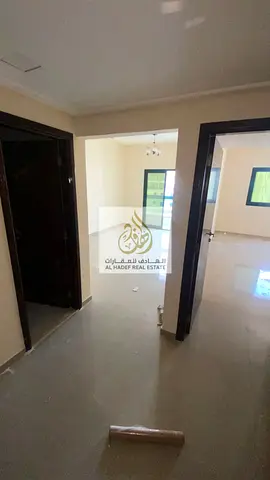 One bedroom and living room with two bathrooms, a hallway, and a completely separate lounge. Open view, spacious areas, and an excellent location clos