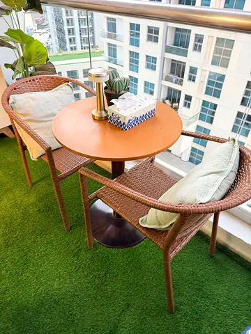 Wicker Patio Bistro Set — 2 Chairs + Round Table (Excellent condition)