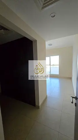 غرفة وصالة للإيجار بالبستان أمام محطة الباص، 2 حمام، بلكونة، خـزائـن حـائـــط، غرفة غسيل، تكييف مجاني، غاز مركزي، 37 ألف، 4 أو 6 دفعات، تأمين 2000 كاش