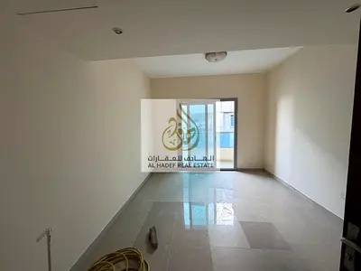 للإيجار في الشارقة – الخان | شقة غرفة وصالة داخل تاور مزود بكاميرات مراقبة | الصيانة على المالك | متاح باركنج ترابي | الدفع على 4 دفعات | موقع مميز قر