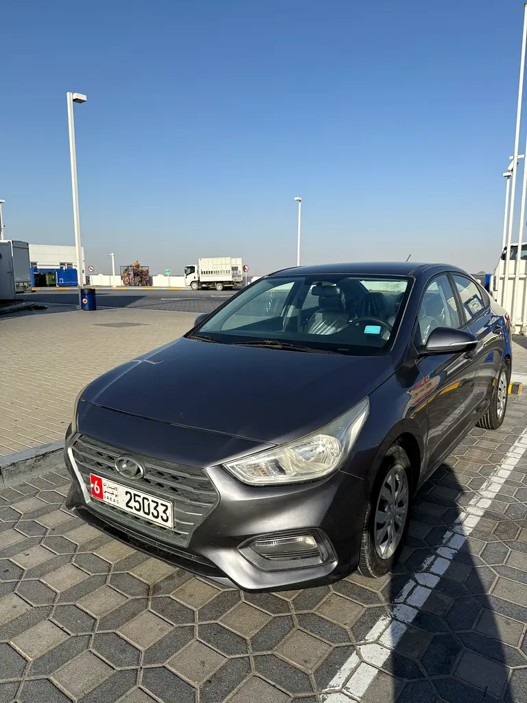 Hyundai Accent 2019 — photo 1 of 6