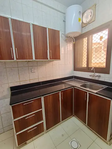No deposit // 1bhk apartment //clean building// Free parking and near to school zone