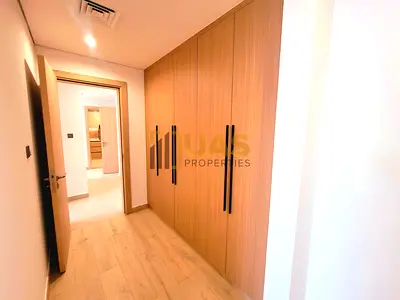 Spacious 2bhk with pool parking parking free pet allow near to Metro station