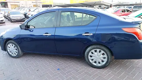 2019 Nissan VERSA 照片 11