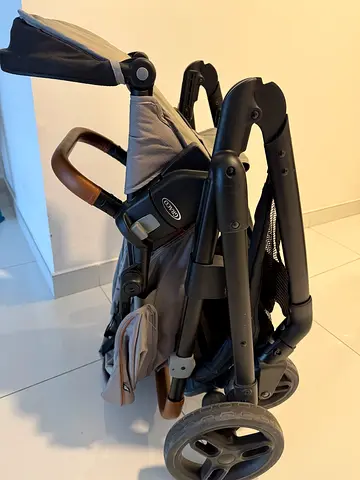 GRACO and Joie Baby car seats and GRACO stroller