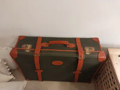Vintage-style Antique Hard Case Travel Trunk with Leather Straps