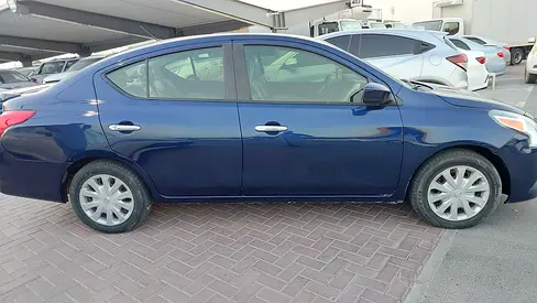 2019 Nissan VERSA 照片 4