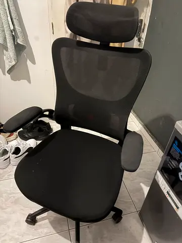 Ergonomic Black Mesh Office Chair with Headrest