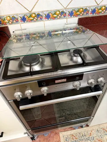 Stainless Steel 4-Burner Gas Cooker with Oven - Good Condition
