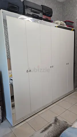 Danube Ezekiel 6 Door Wardrobe in Excellent Condition