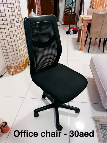 Black Mesh Office Chair – Good Condition