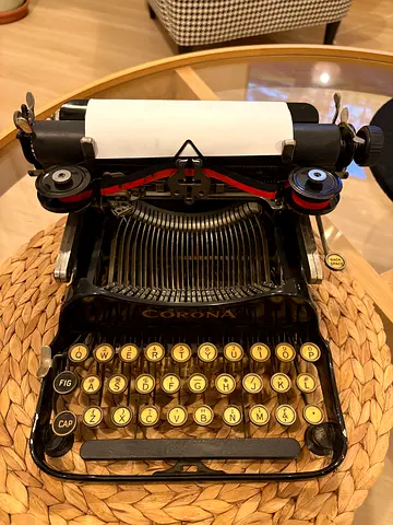 Vintage Corona 3 Typewriter