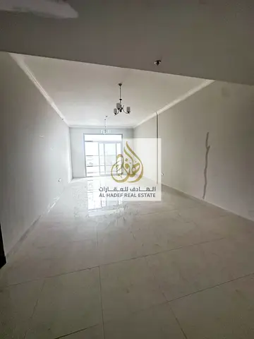 للإيجار السنوي في إمارة الشارقة منطقة الخان شقة غرفتين وصالة مع أستور داخل بناية حديثة أول ساكن بموقع مميز جداً في منطقة راقية وقريبة من جميع الخدمات
