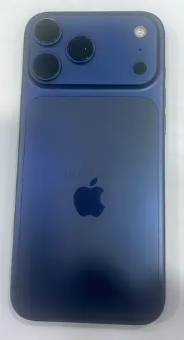 iPhone 17 Pro Max Blue TDRA 100 % battery with 2 extra covers