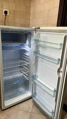 Compact single-door refrigerator 190ltr in good working condition