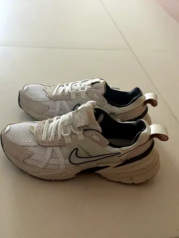 Nike ladies shoes, size 38