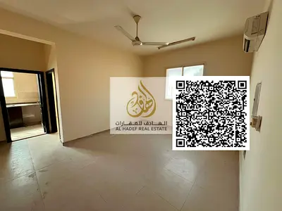 غرفة وصالة للإيجار بالروضة 3 على شارع عمار، قريب من الخدمات ومخرج دبي، السعر 28 ألف بـ4 دفعات وتأمين ميسر. مساحه ممتازه جدا موقع مميز بالخدمات القريبه