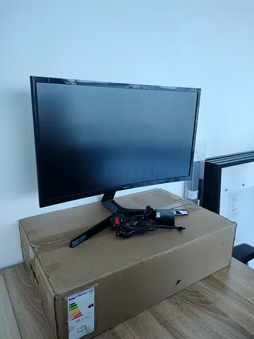 Samsung 24 LED curve Monitor with - Good Working Condition