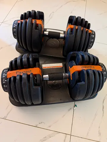 Adjustable dumbell set