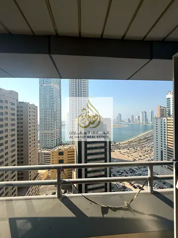 3-bedroom apartment in Al Taawun - Air conditioning and free parking | Close to Nesto and Oriana