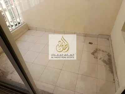 اون هاوس ثلاث غرف للإيجار السنوي في أب تاون الزاهية، مكون من طابق أرضي وطابقين، مناسب للعائلات الباحثة عن الراحة والمساحات الجيدة في منطقة هادئة ومنظ