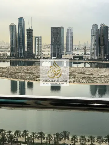شقة 3 غرف وصالة للإيجار في الشارقة الخان مع باركن ومسبح وجيم ومرافق متكاملة وموقع مميز قريب من الخدمات والواجهة البحرية