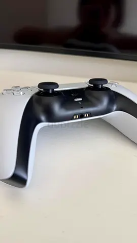 Sony PS5 controller in white - good condition