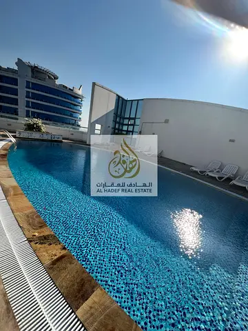 تُعرض الآن شقة فاخرة للإيجار في إمارة الشارقة بمنطقة المجاز 1، تتميز بإطلالة بحرية مباشرة تمنحك أجواءً هادئة ومريحة طوال اليوم،