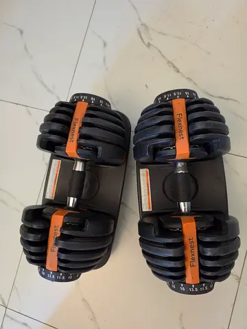 Adjustable dumbell set