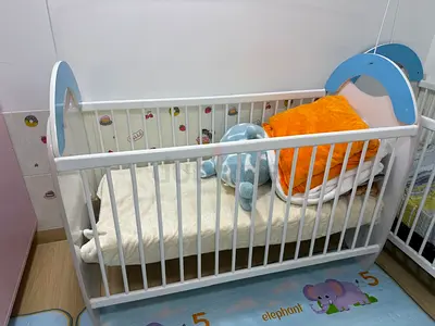 Baby crib