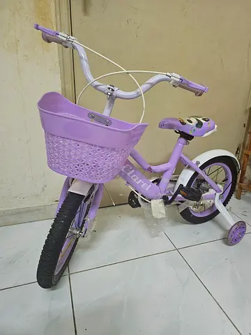 Girl cycle